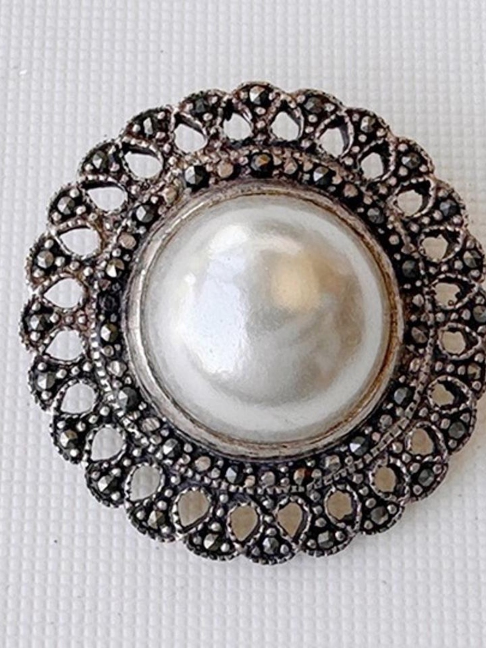 Vintage 925 Sterling Silver Faux Pearl Marcasite Brooch Pin Round 1.2” 8.2g